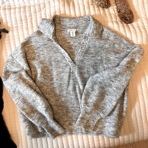 Cropped grey sweater